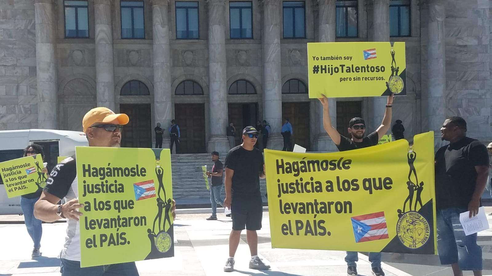Unionados de UTIER reclaman dispensa de Ética