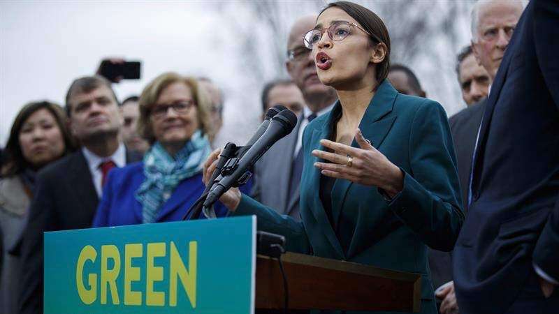 Alexandria Ocasio Cortez sienta las pautas para un nuevo Pacto Verde