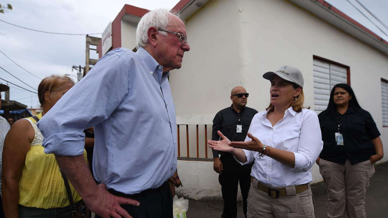 Carmen Yulín deja de lado a todos por Bernie Sanders