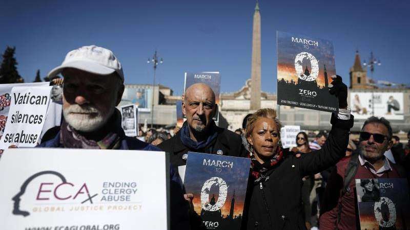 Marchan en Roma contra abusos sexuales de sacerdotes
