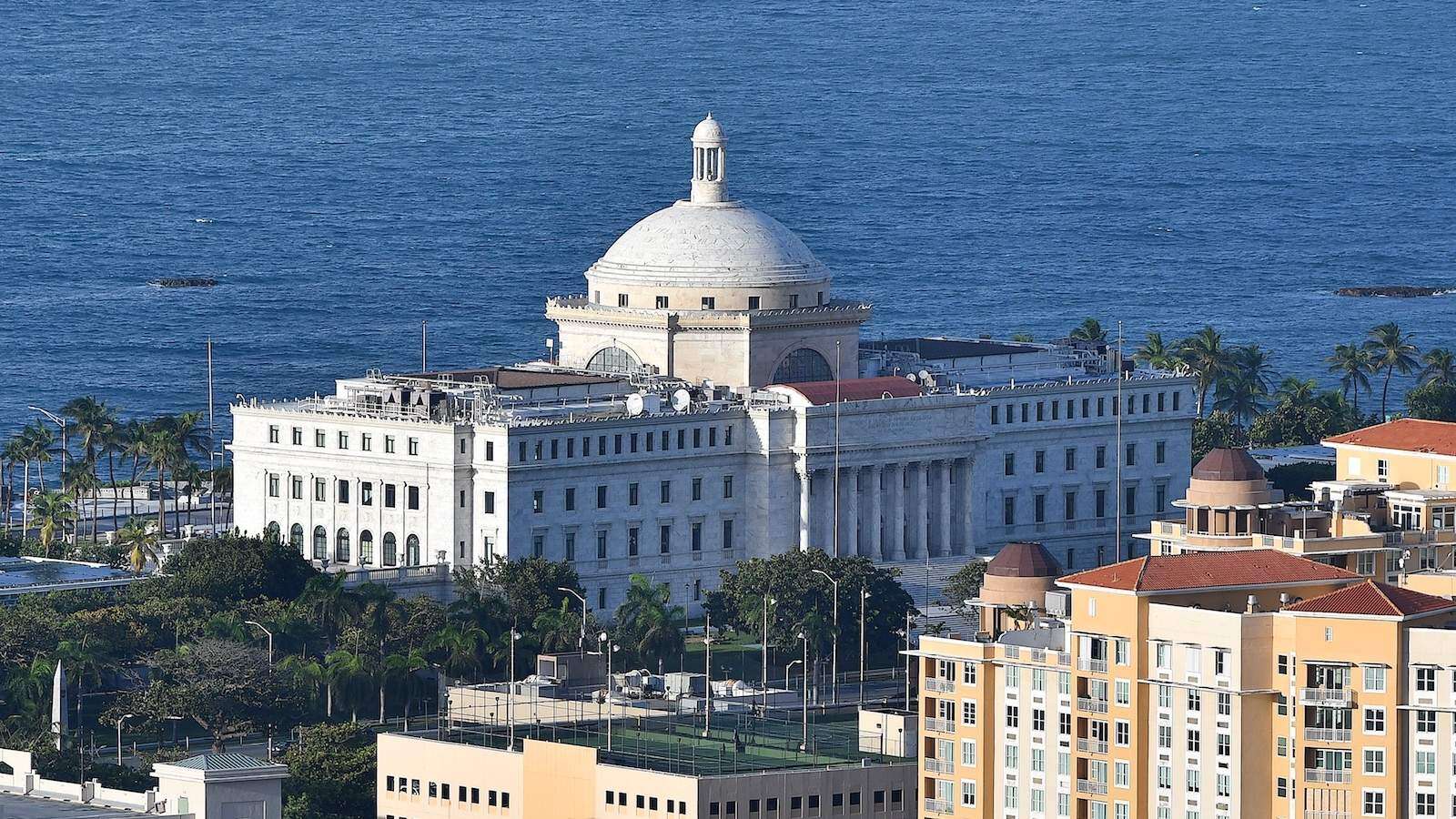 Arreglos en el Capitolio sobrepasan el millón de dólares en cuatro meses