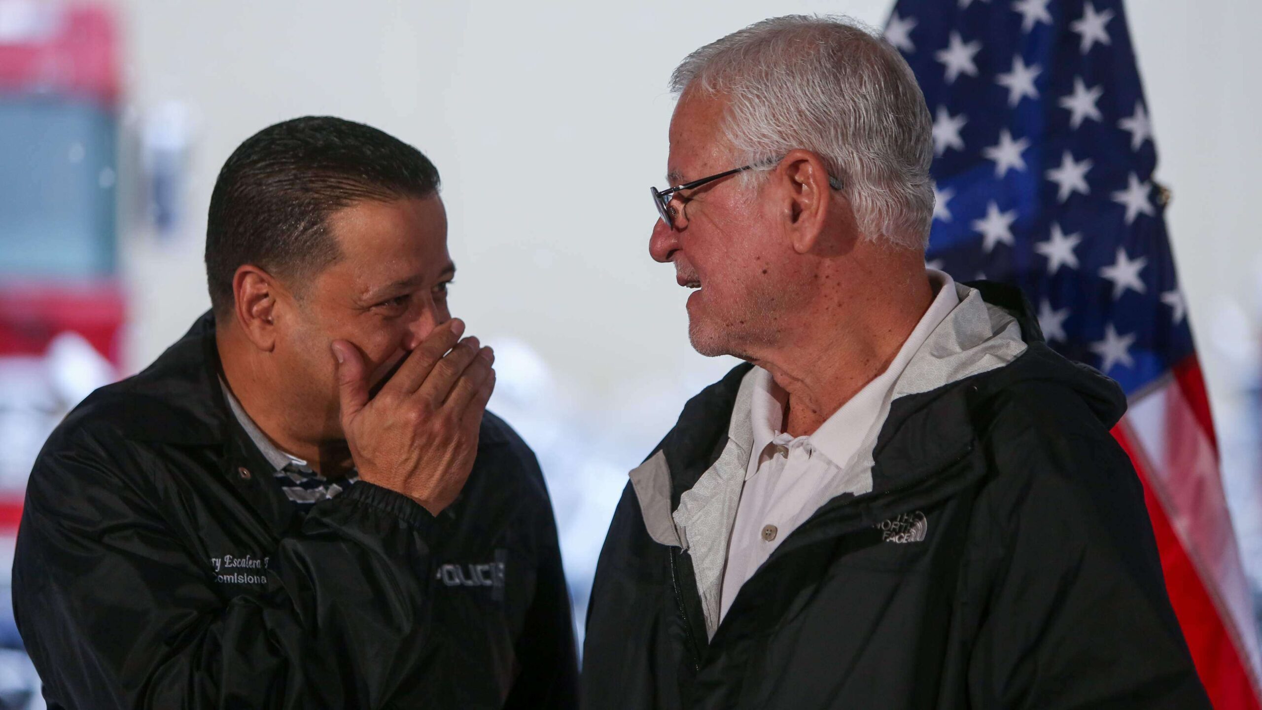 Caso de policía encubierto baleado moviliza investigaciones