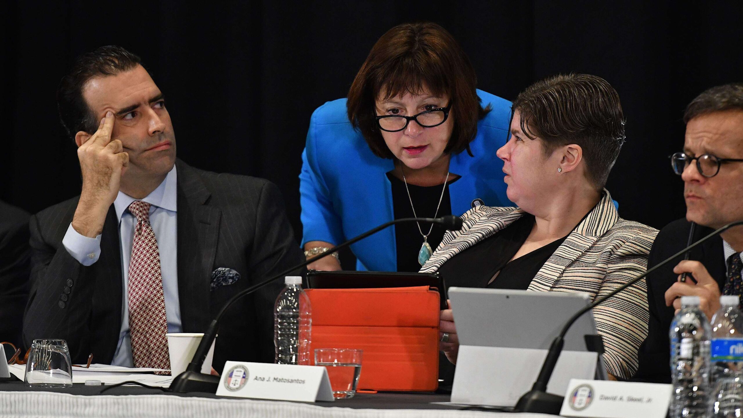 Parca reacción de la Junta a decisión de Boston