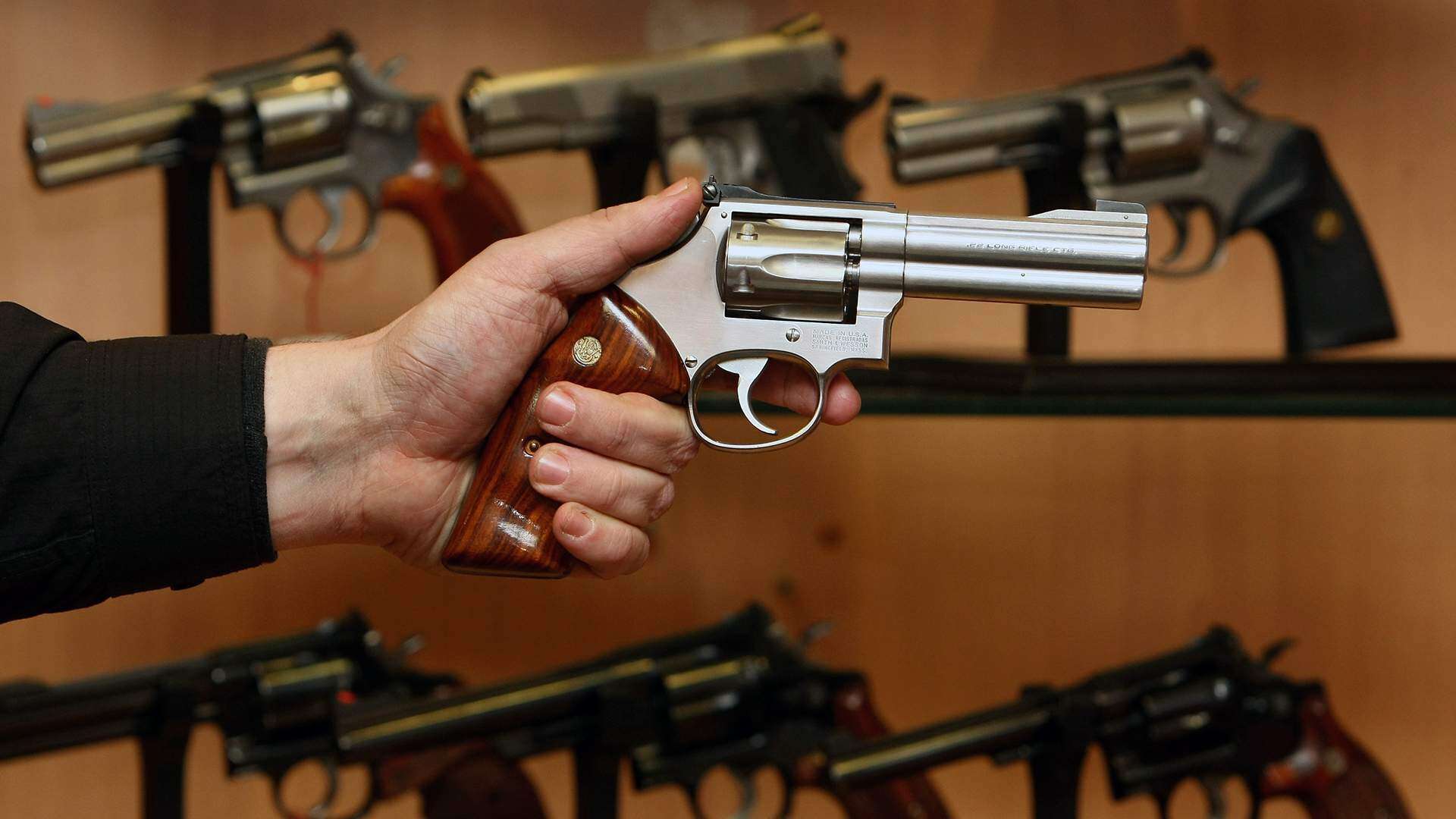 Lo dejan sin arma ni dinero mientras pescaba en Hatillo