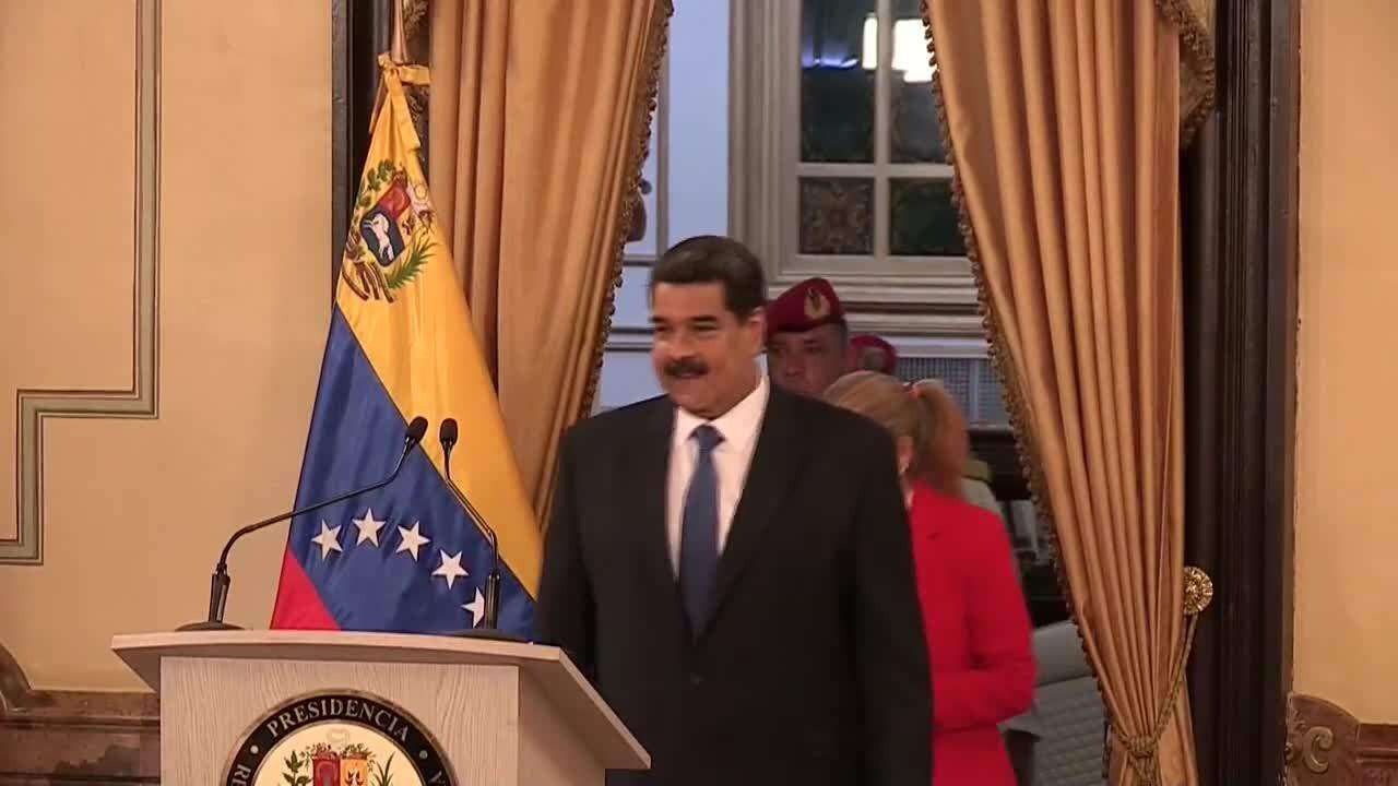 Se le va la luz a Nicolás Maduro en plena conferencia de prensa