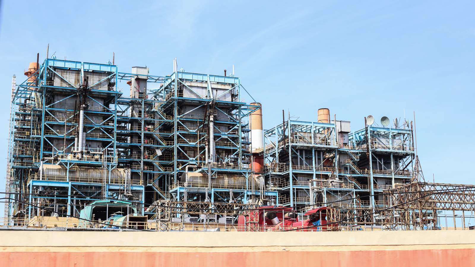 Tres terminales de gas en los planes de la AEE