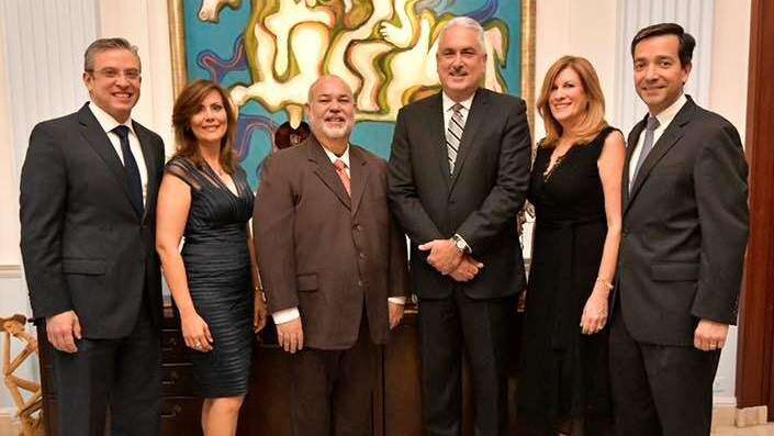 Develan los bustos de Luis Fortuño y Alejandro García Padilla