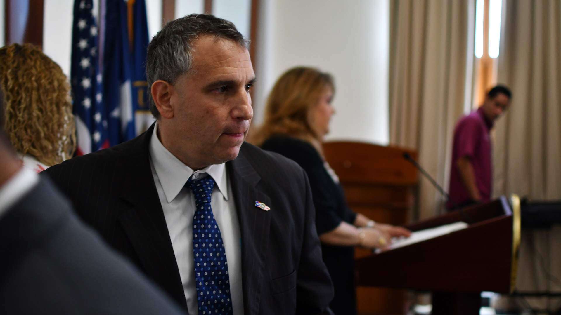 FBI realiza arresto por llamadas amenazantes