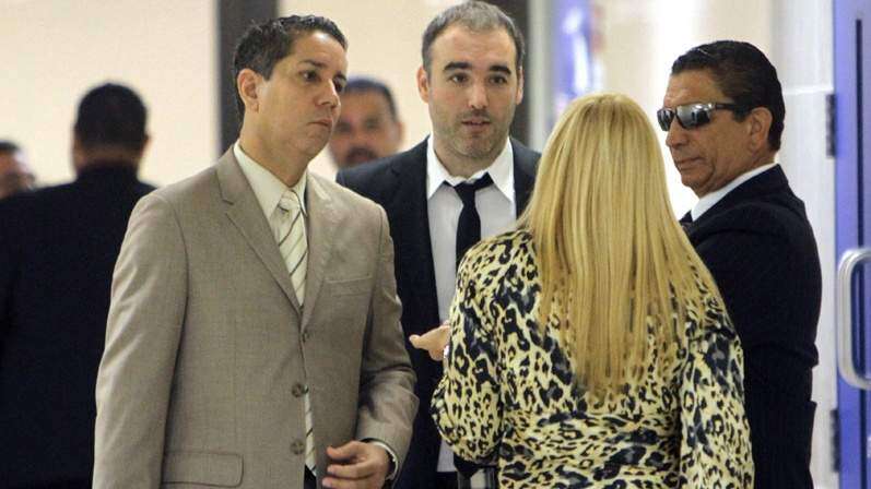 Le quitan armas a Frankie Jay y contrata a Mayra López Mulero