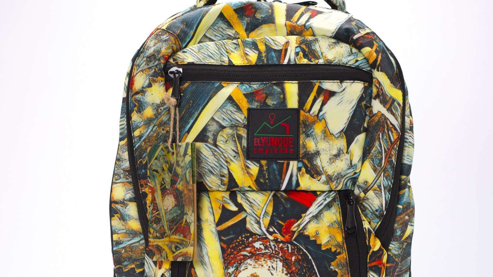 Presentan colección de mochilas inspiradas en El Yunque