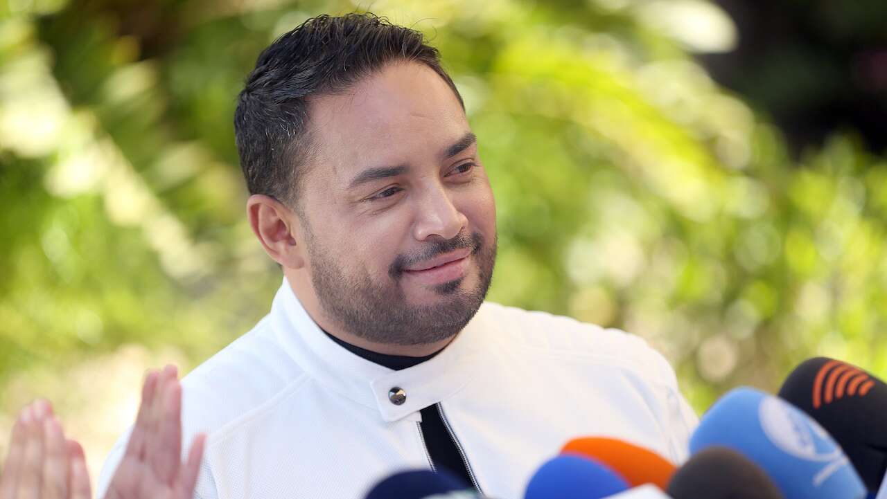 Manny Manuel lleva la bandera de P.R. al pico más alto de España