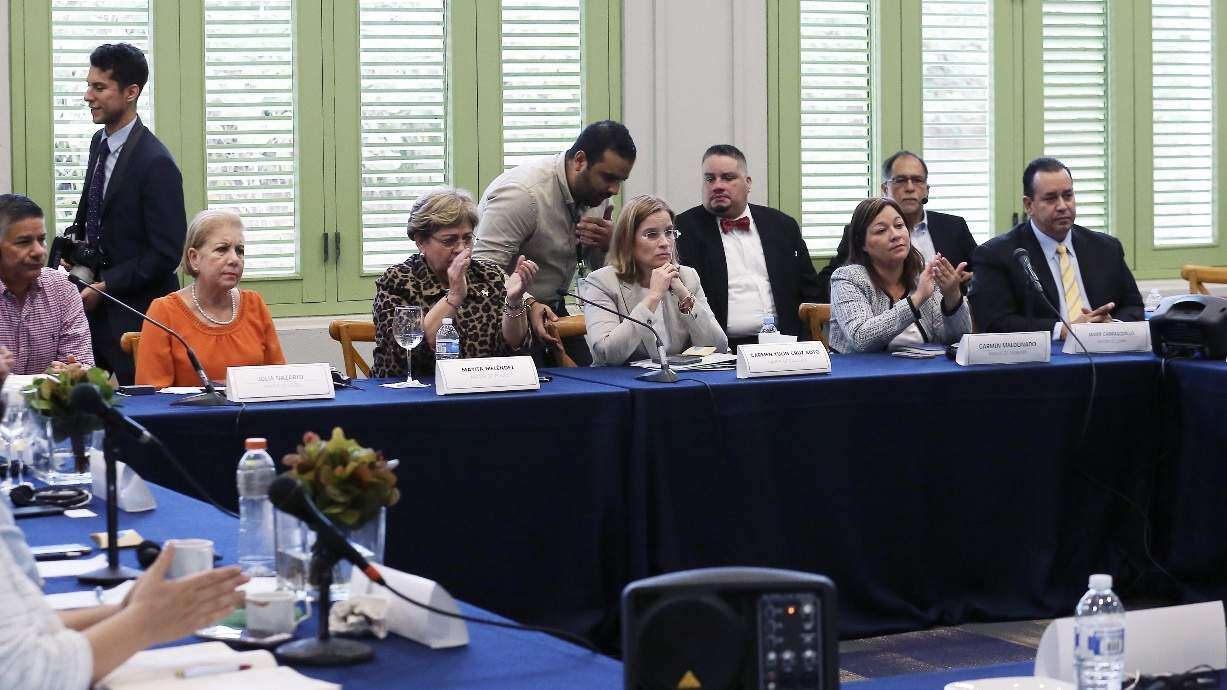 Alcaldes resaltan ante congresistas inefectividad de FEMA