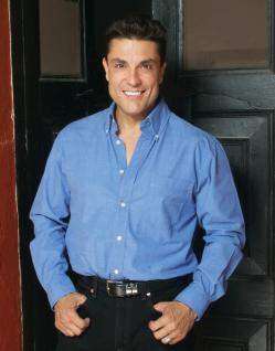 Osvaldo Ríos exhorta a los hombres a ir al urólogo