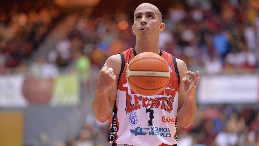 BSN deja sin efecto suspensión de Carlos Arroyo
