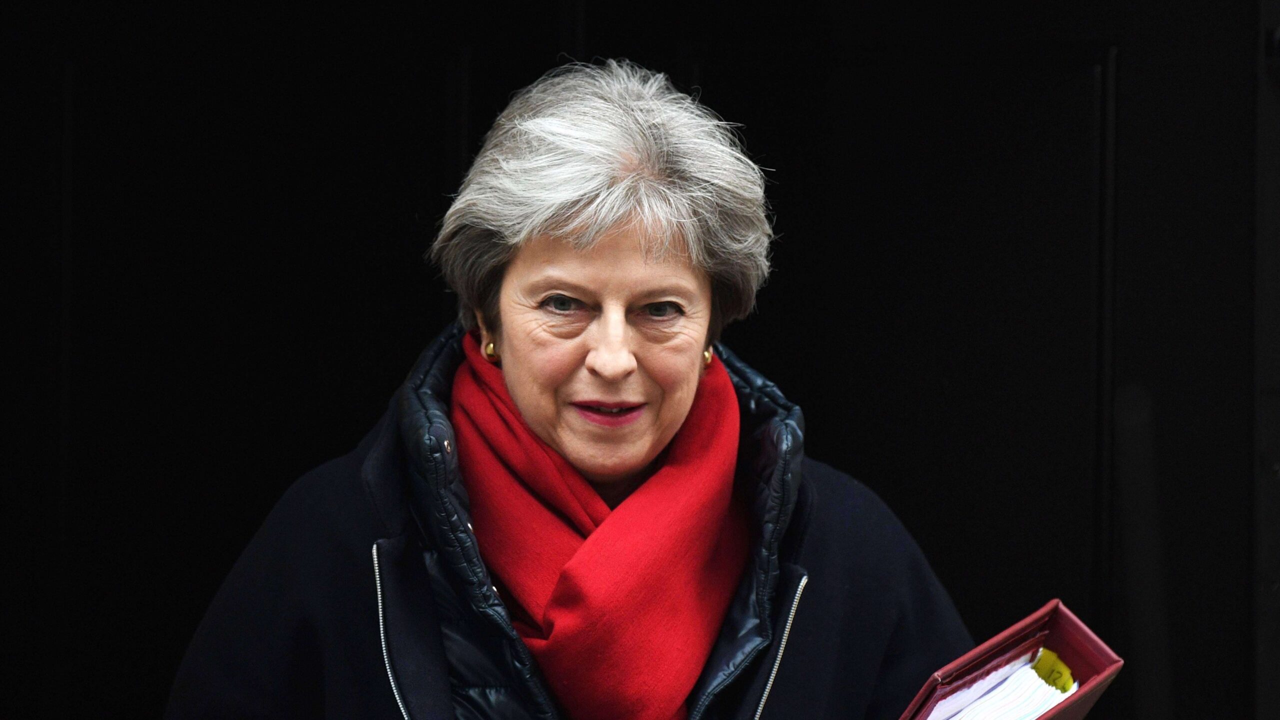 Primera ministra británica pone su puesto en juego por cumplir el Brexit