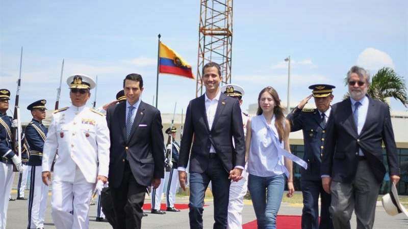 Guaidó sale de Ecuador rumbo a Venezuela