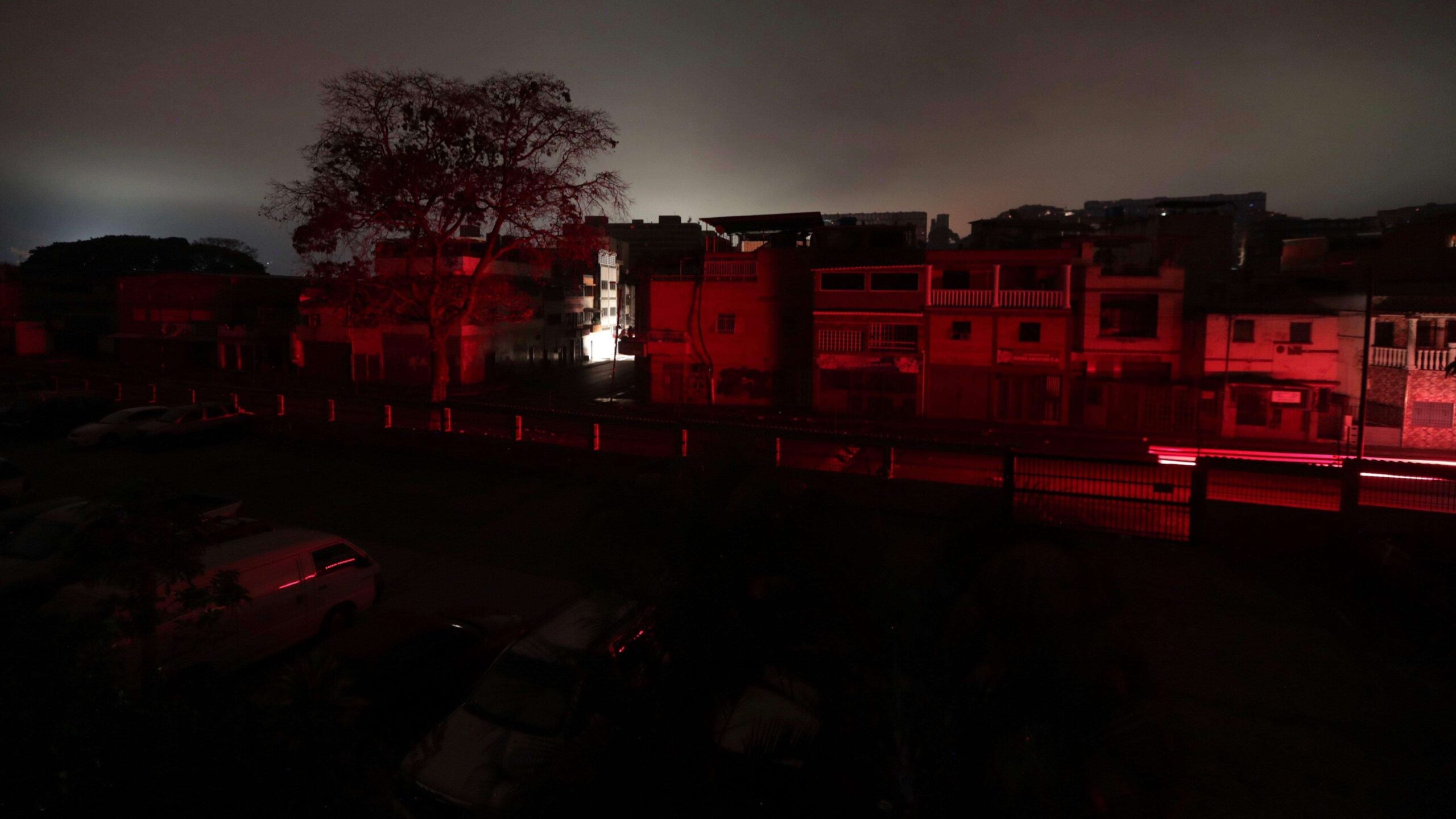 Partes de Caracas recuperan servicio de luz