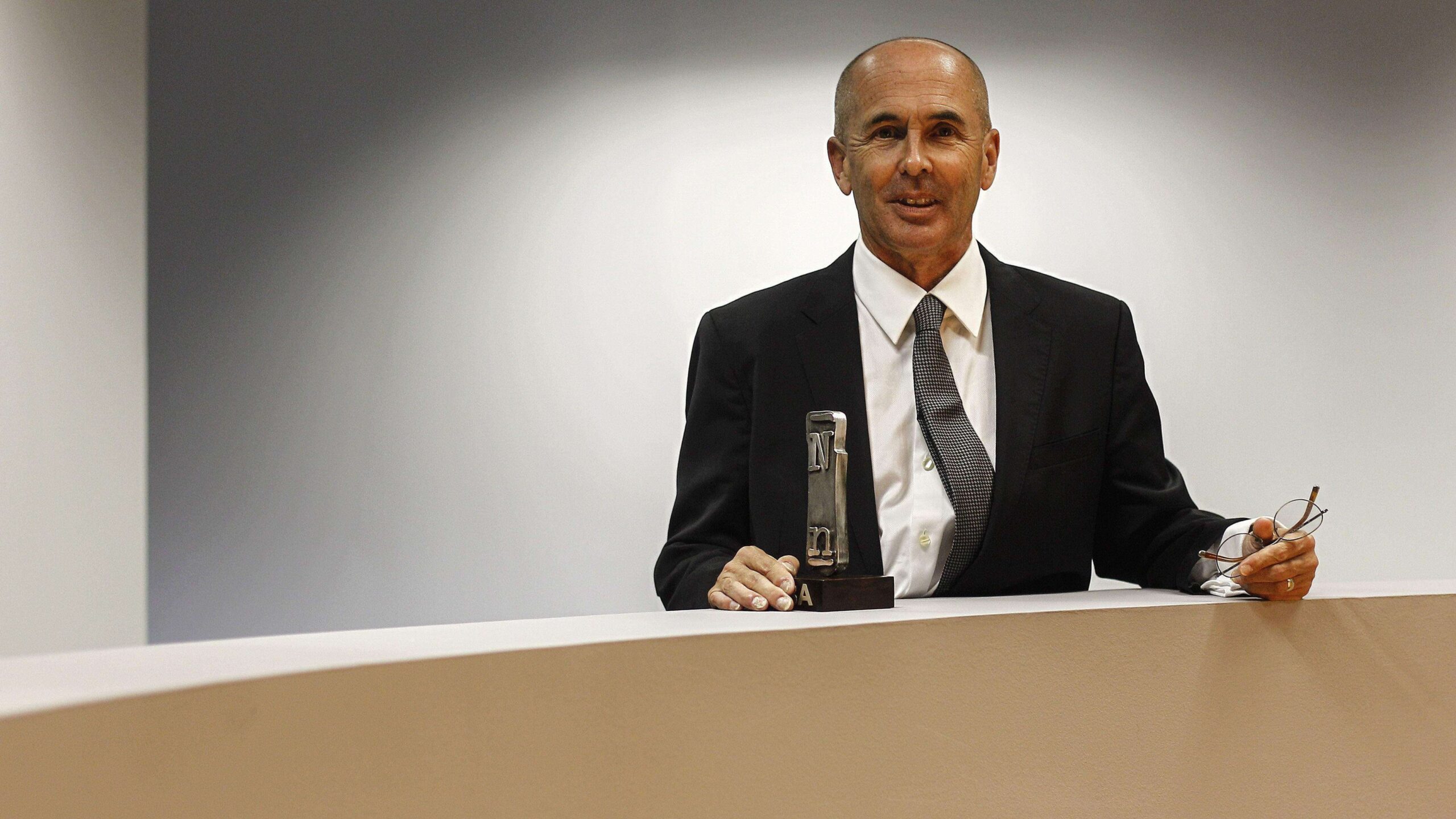 Cadena FX producirá en televisión novelas de Don Winslow