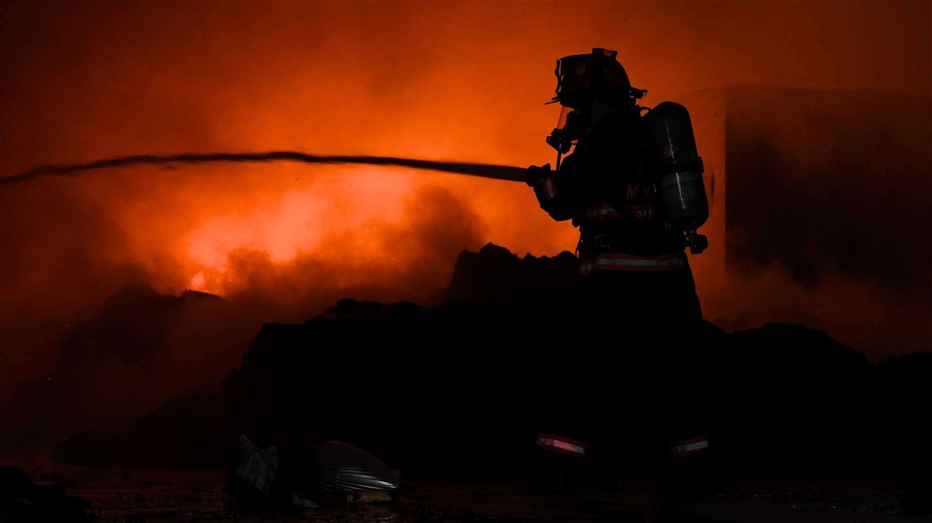 Esperan extinguir hoy fuego en pastizal de Carolina