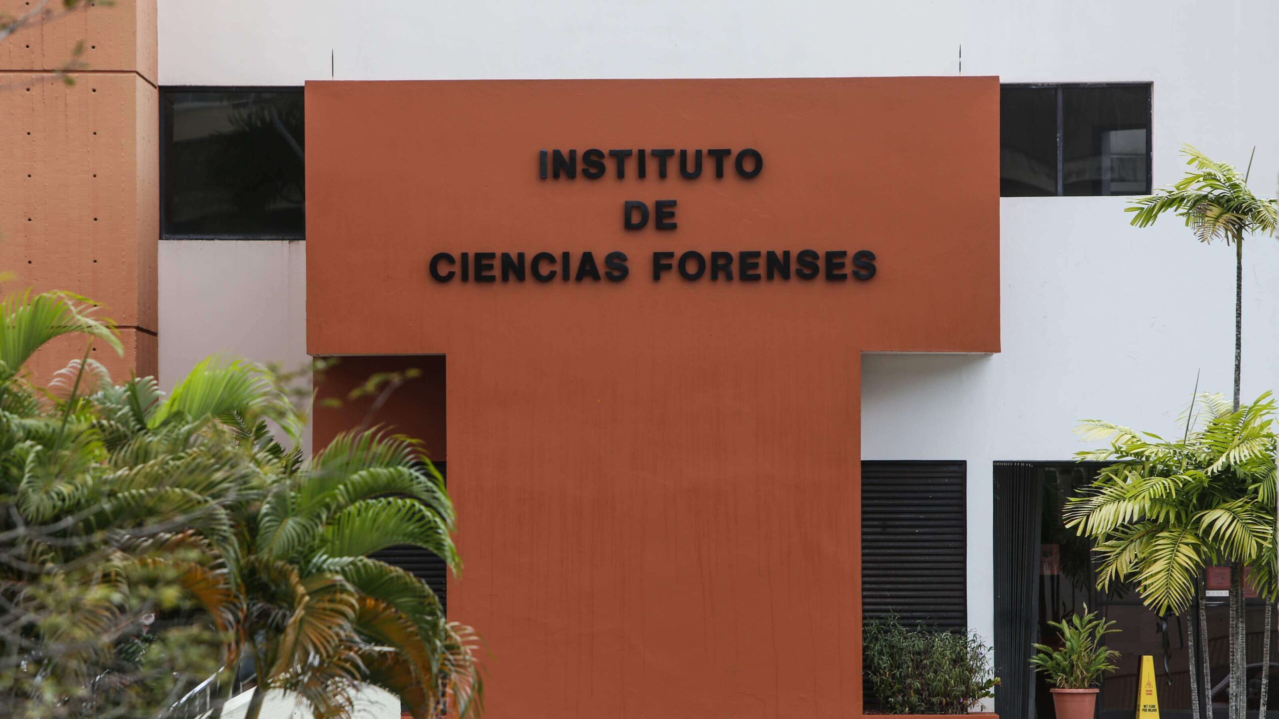 Dorado despide simbólicamente a ‘Bacalao’ ante lentitud de Forenses