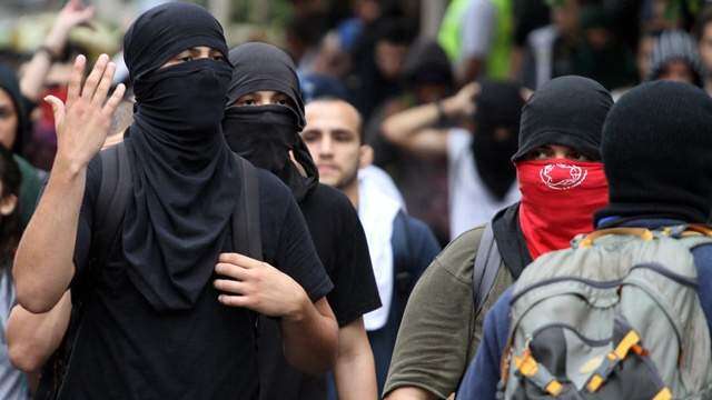 Parlamento francés prohíbe ‘encapuchados’ en manifestaciones