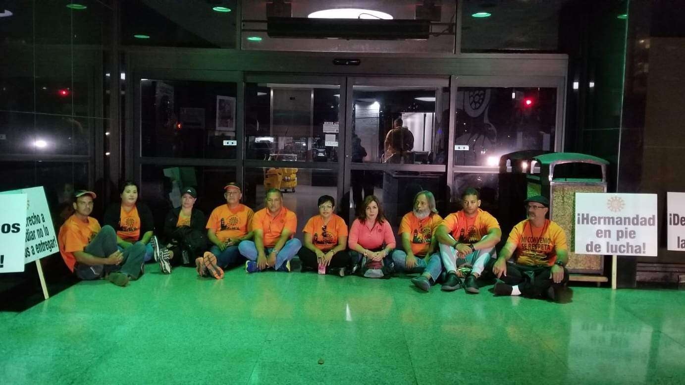 HEEND realiza desobediencia civil frente a Depto. Trabajo
