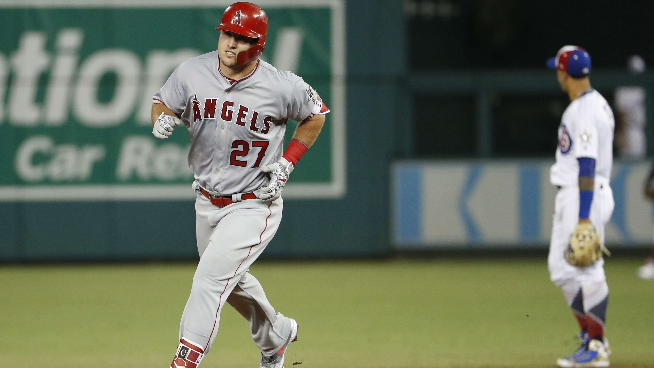 Mike Trout firmará el contrato más grande en la historia del béisbol