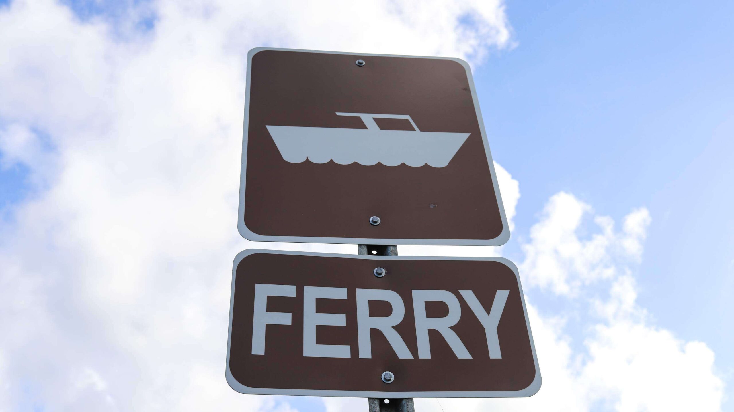 Ni declarando emergencia resuelven el transporte marítimo