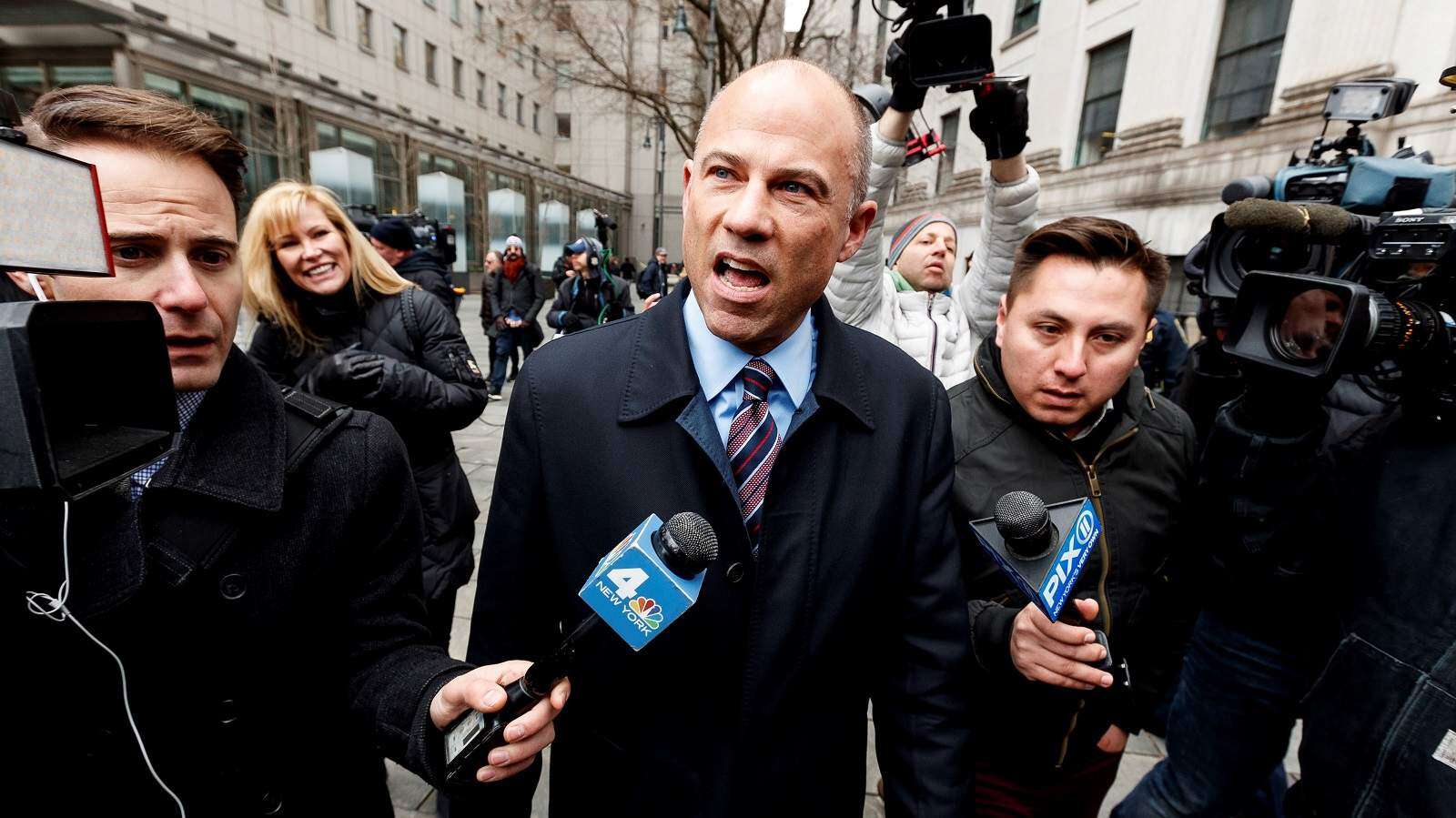 Arrestan por cargos de fraude al exabogado de Stormy Daniels