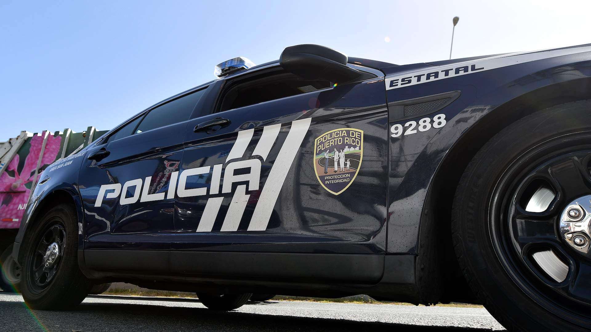 Le quitan el carro a una mujer frente a Sport Bar en San Juan