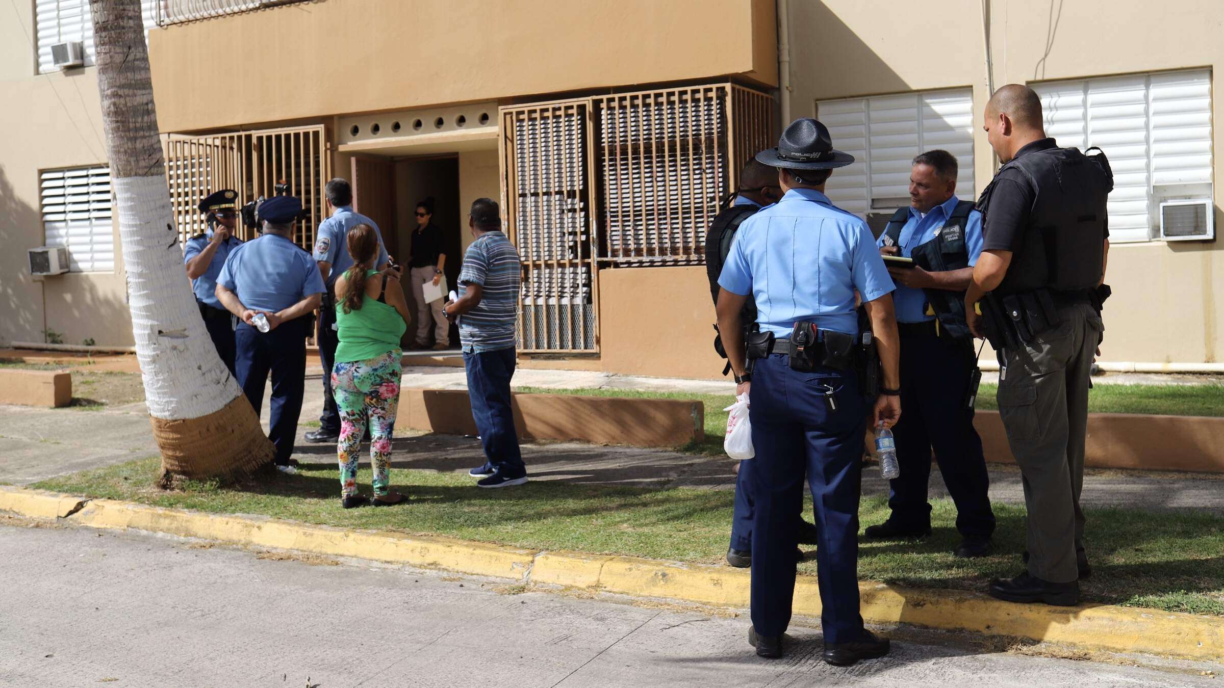 Arrestada joven que apuñaló a su madre y se atrincheró en su hogar