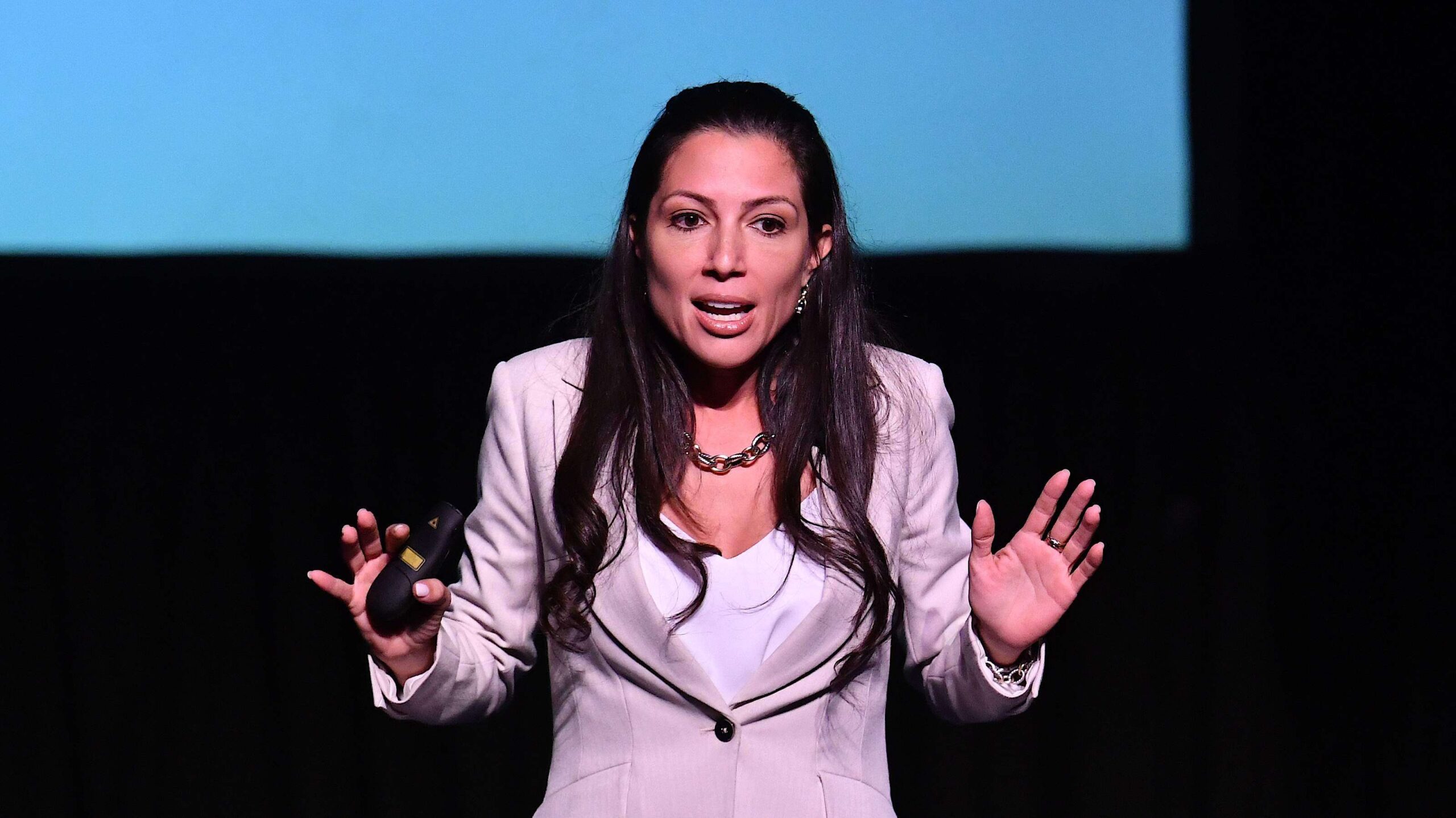 Lúgaro: ‘Aquí caben estadistas’