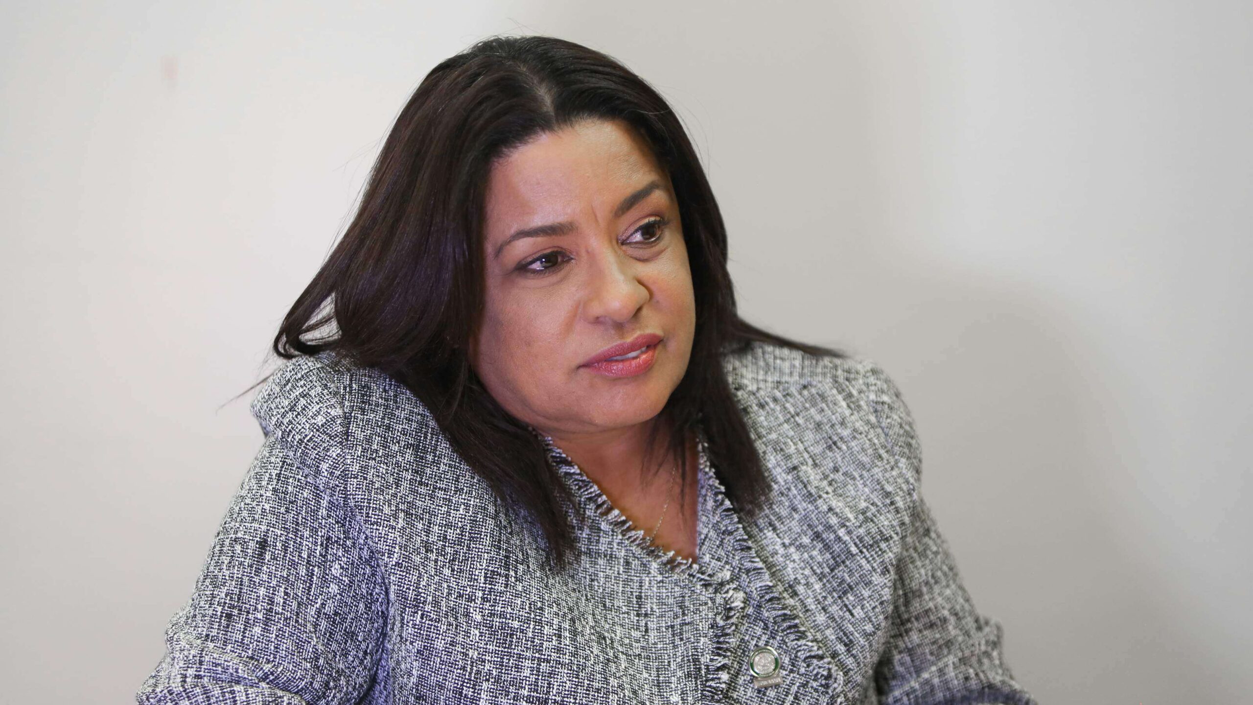 Cámara cuelga proyecto sobre terapias de conversión