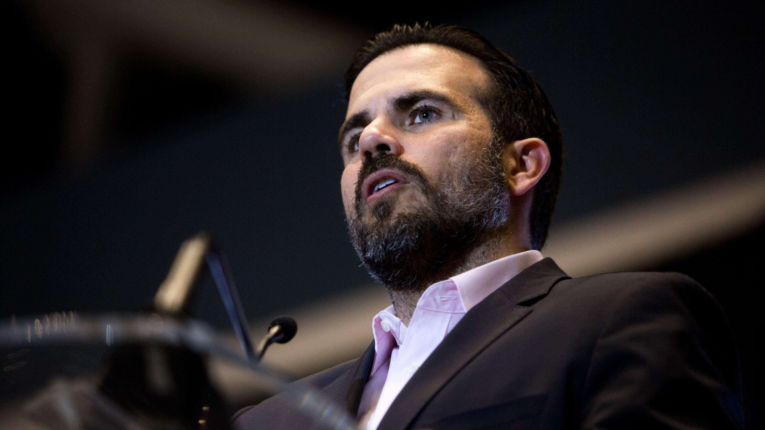 La metáfora del puño de Rosselló Nevares