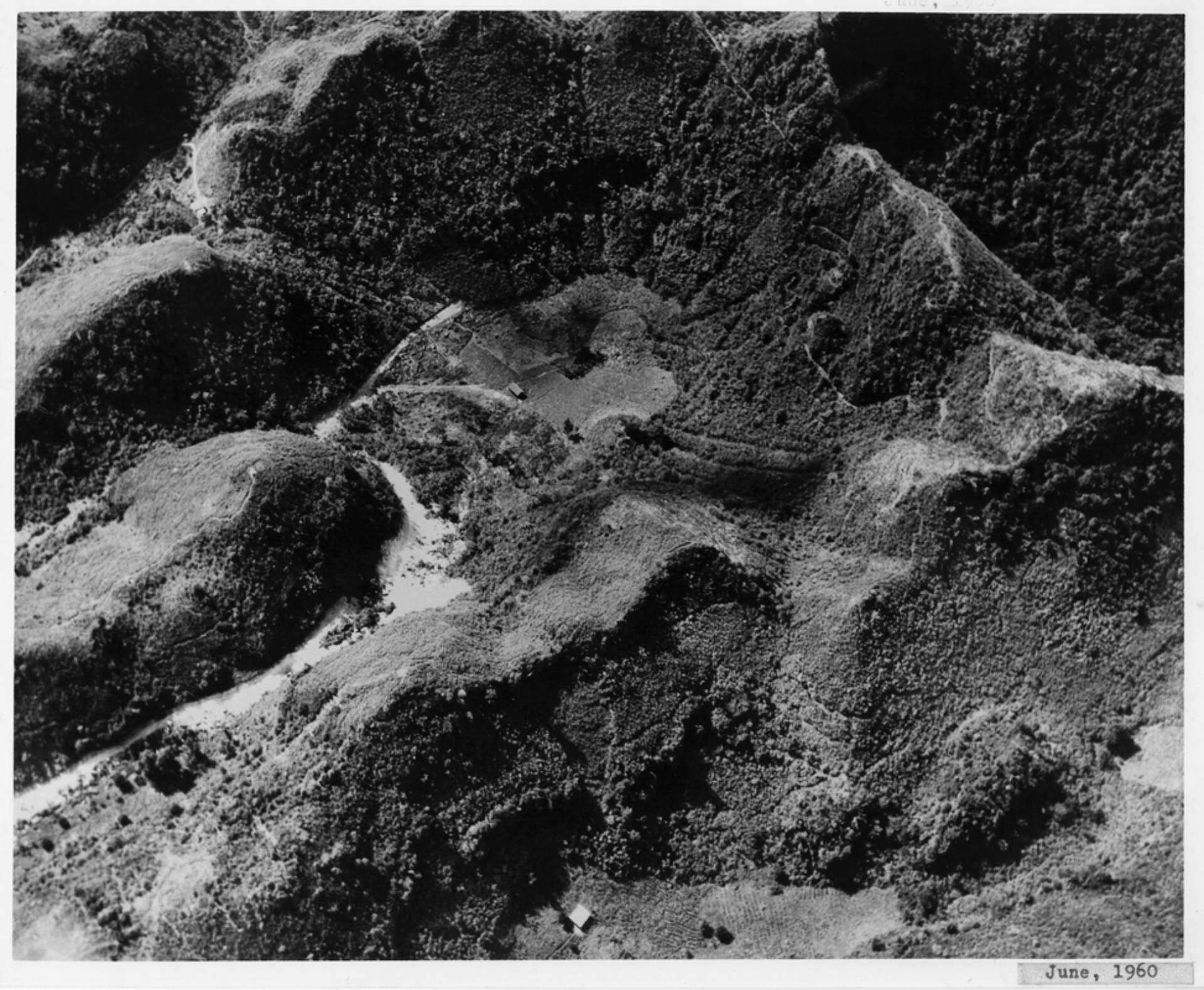 La construcci贸n del Observatorio de Arecibo