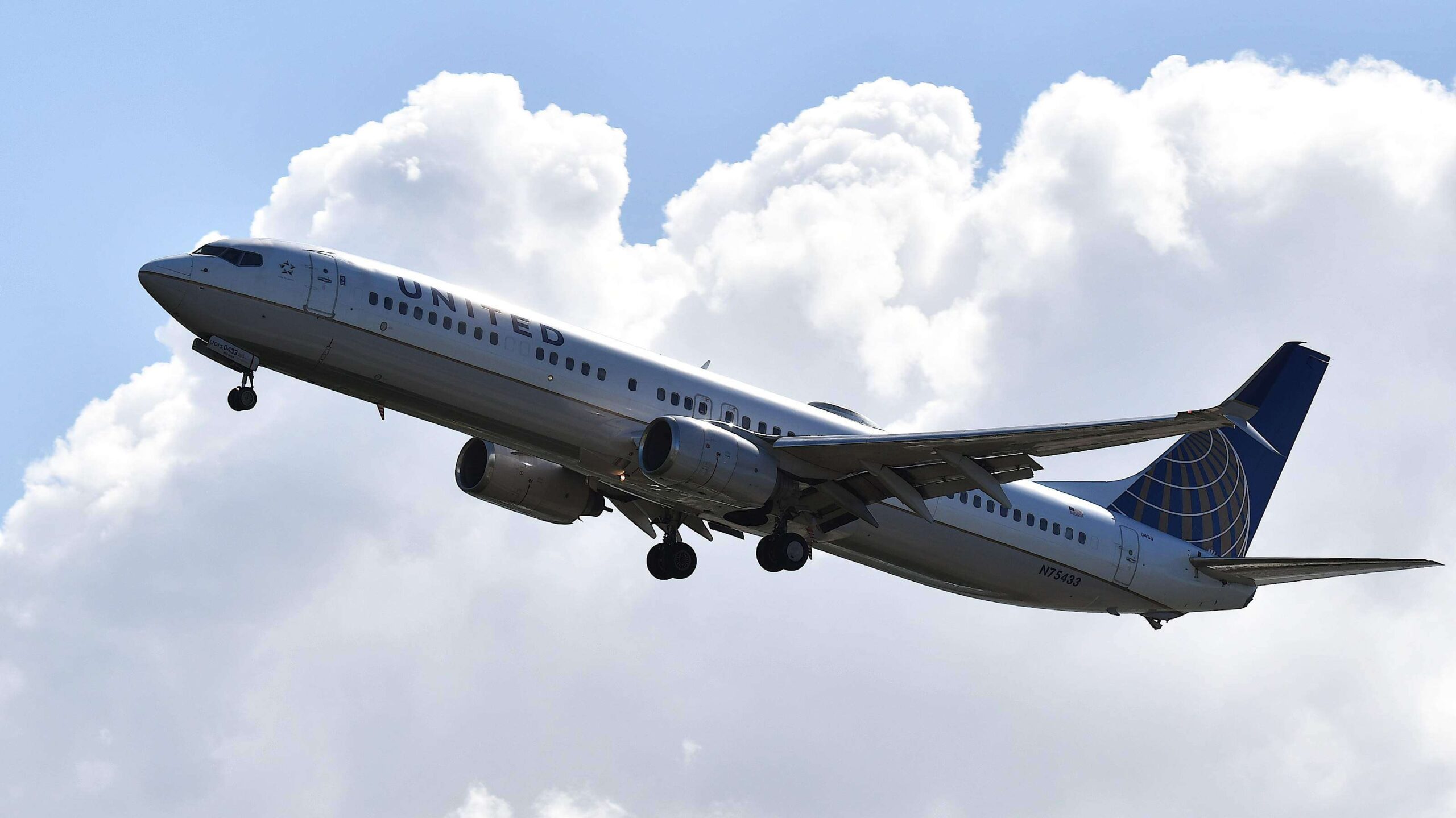 United Airlines permitirá identificarse con género no binario