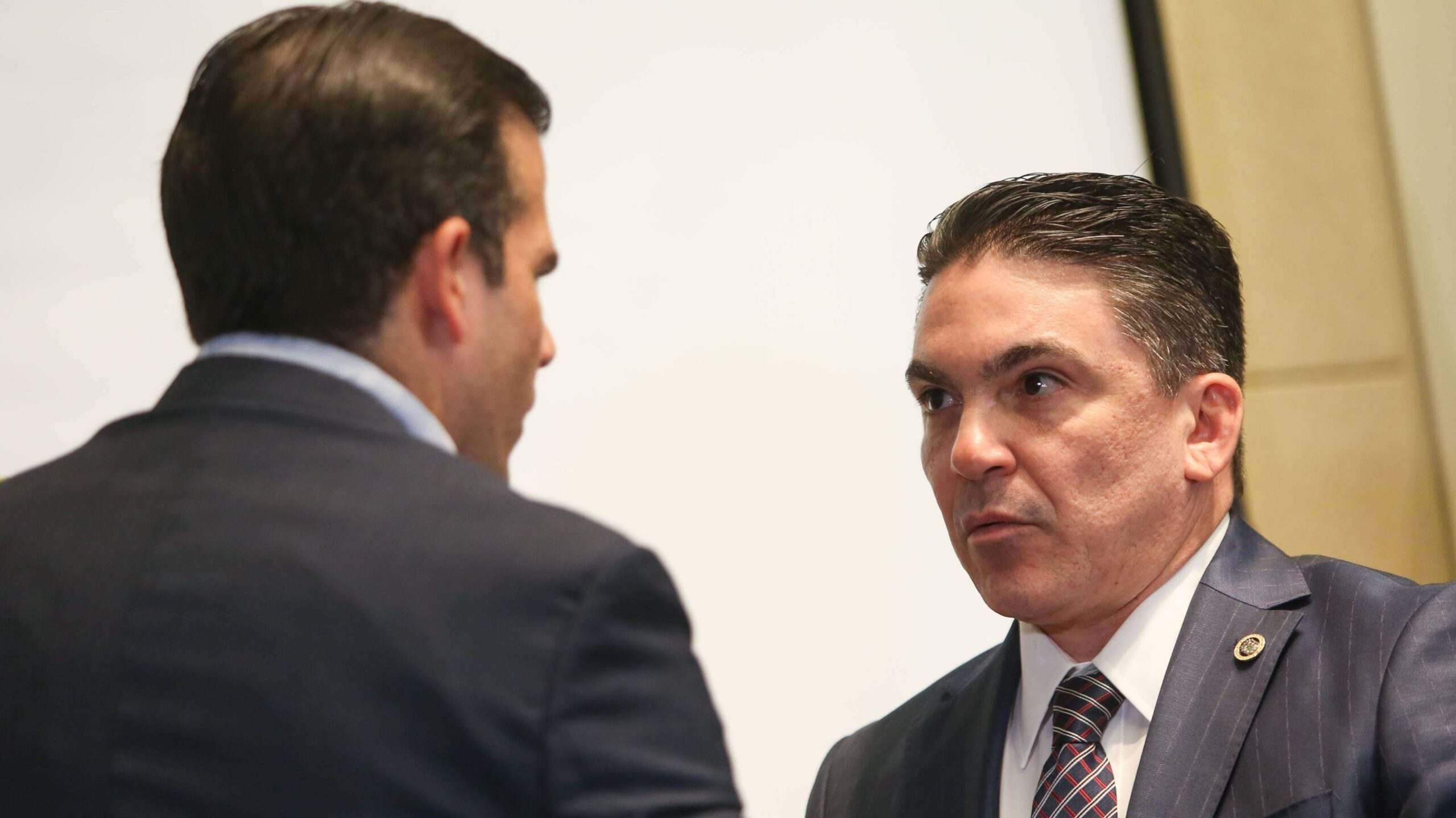 Aval del Comisionado de Seguros a defensa de polémico ajustador público