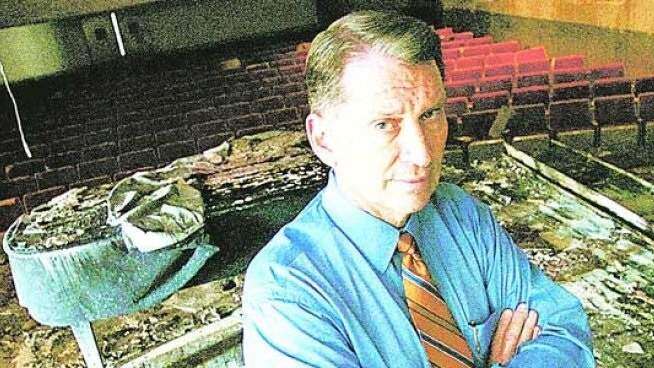 Ajustador Scott Favre tiene cuatro querellas en la OCS