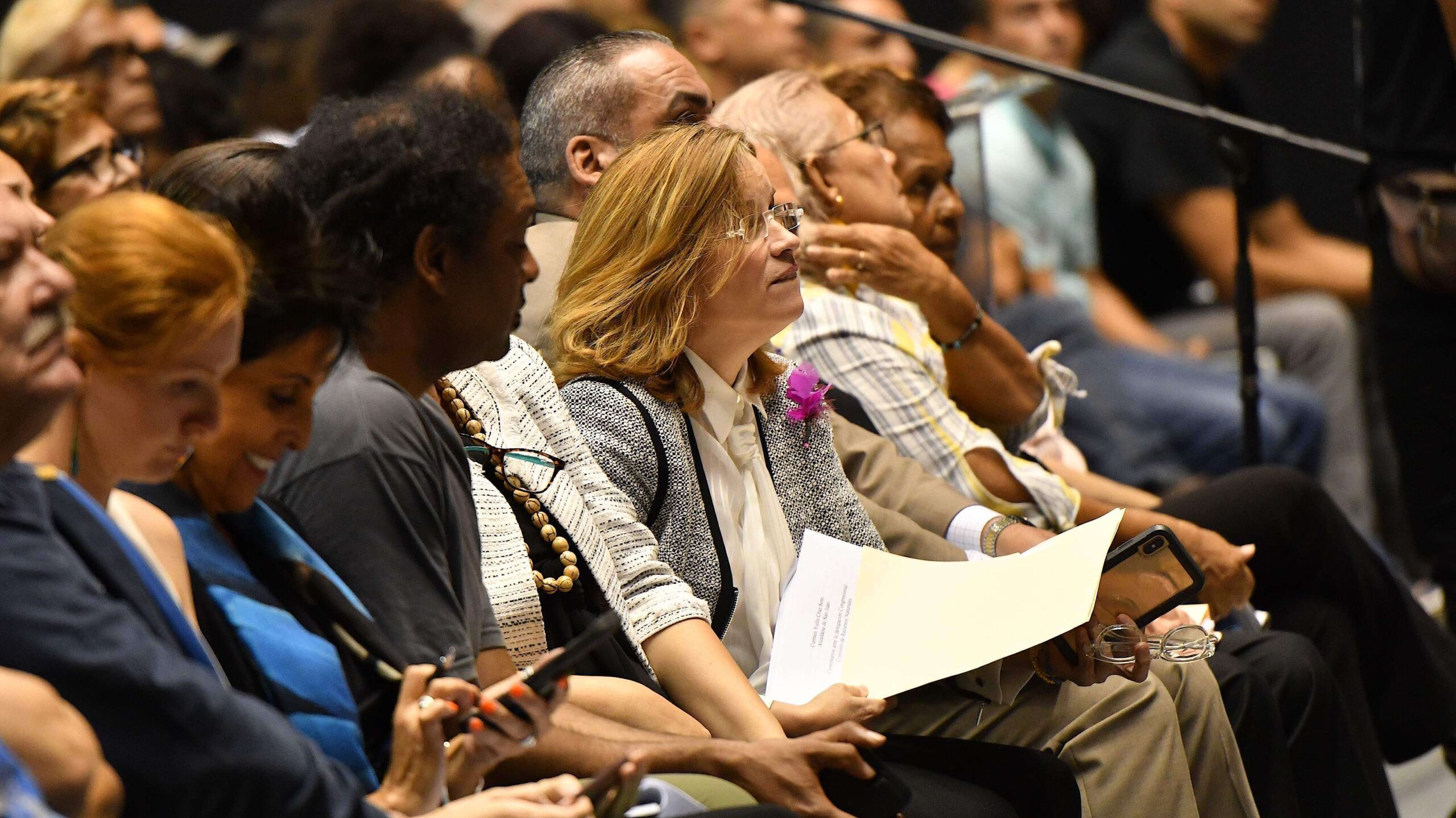 Carmen Yulín anuncia propuesta en medio de abucheos