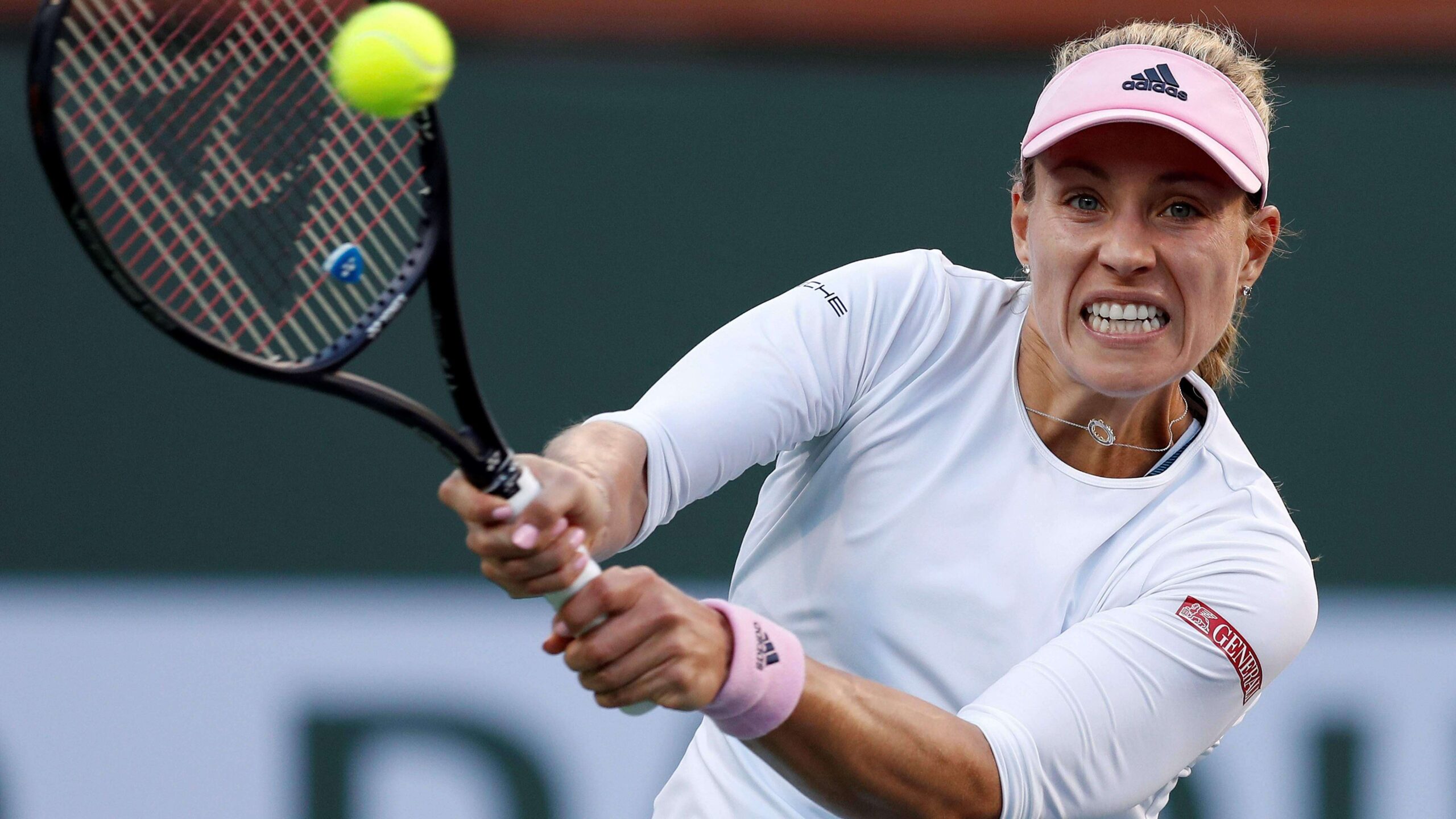 Angelique Kerber vence a Venus Williams y pasa a semifinales