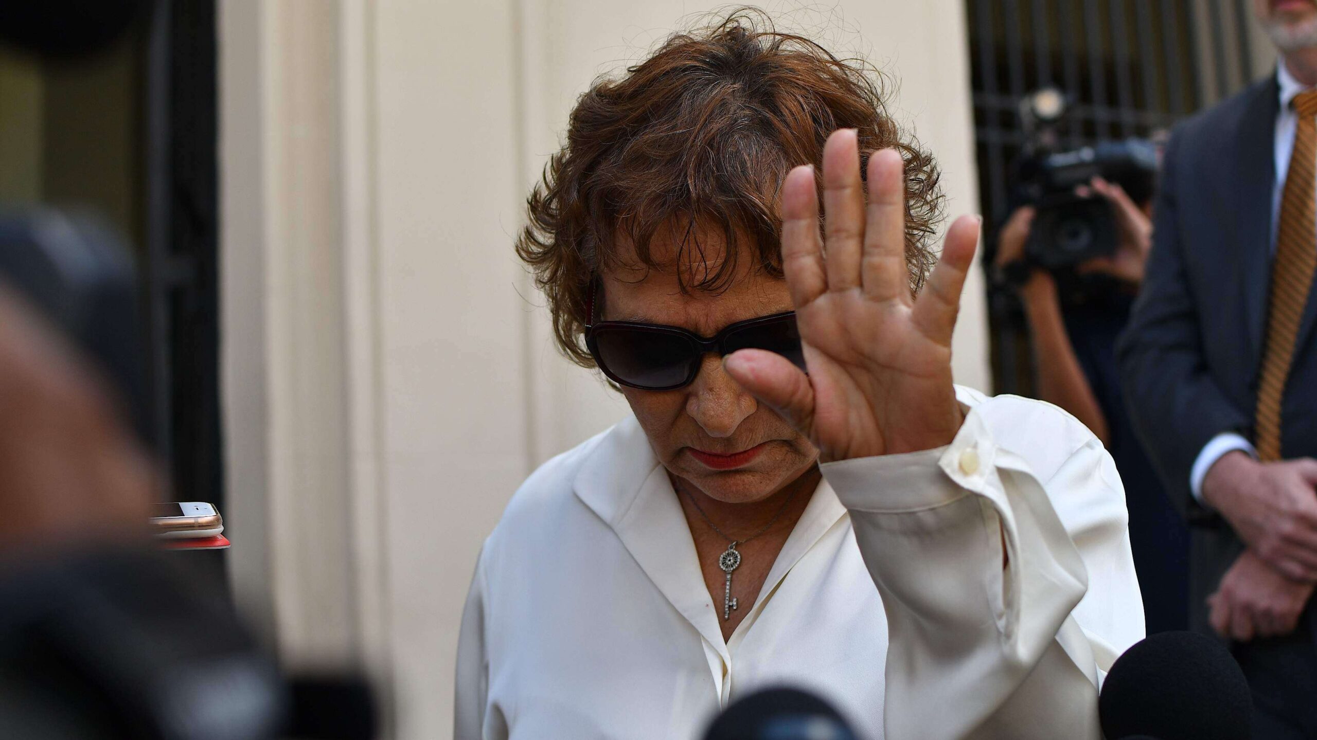 Decepcionada del juicio contaminado contra sus hijas