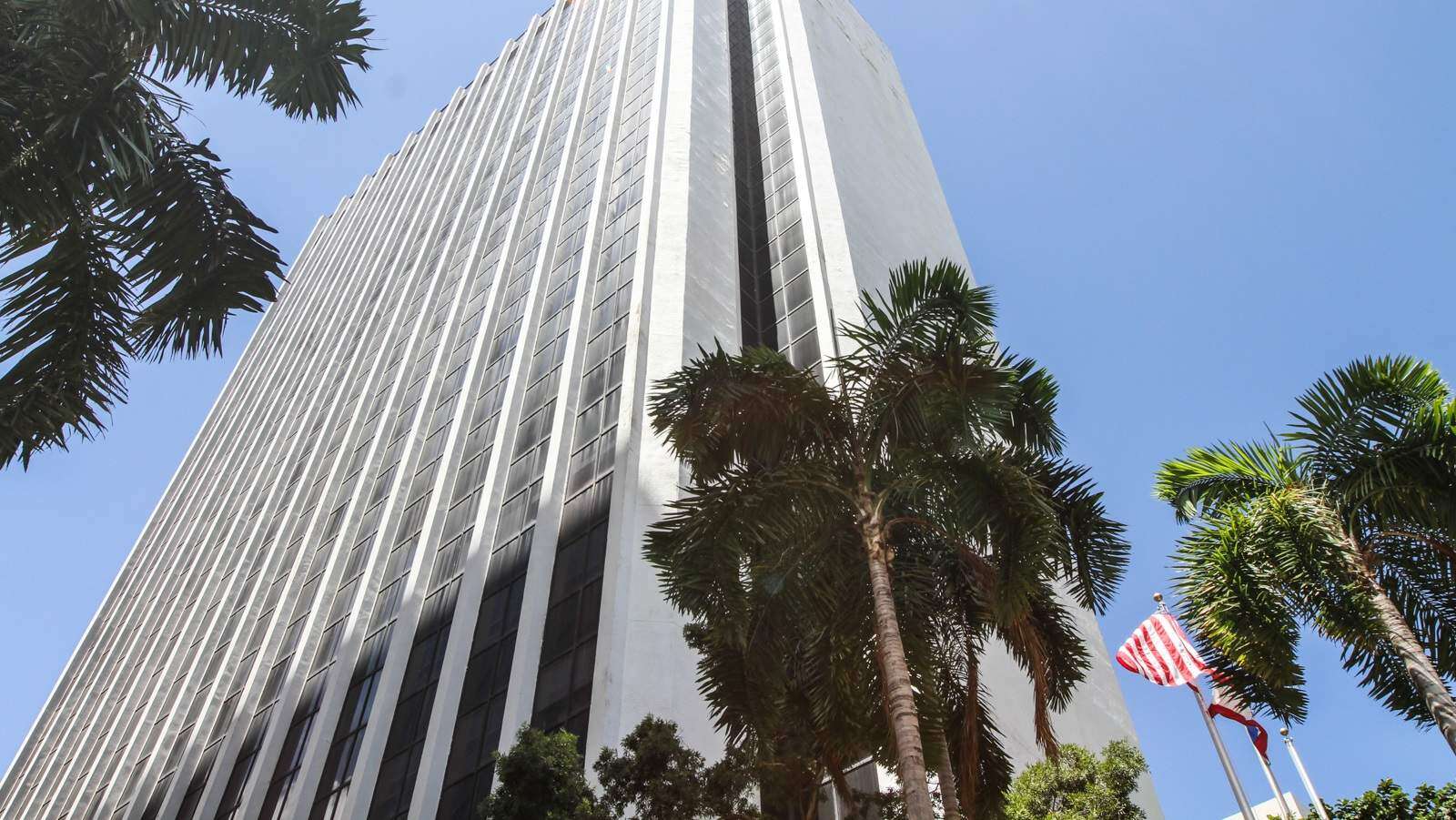 A la venta edificio que alberga oficina de la Junta Fiscal