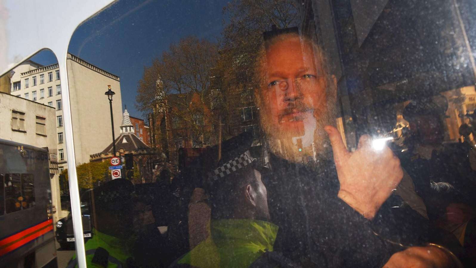 Justicia federal revela acusación contra Assange