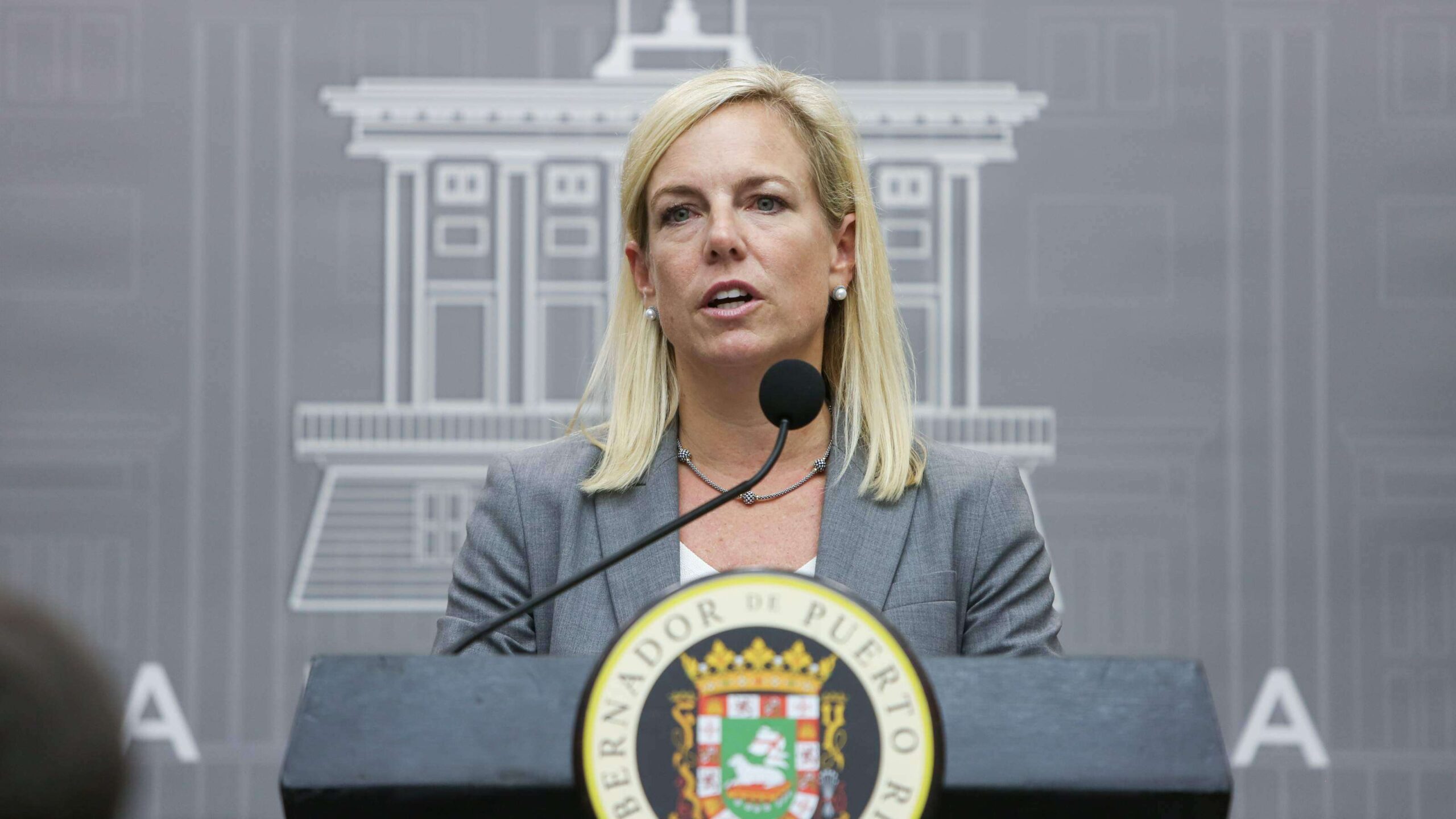 Renuncia la secretaria de Seguridad Nacional de Trump