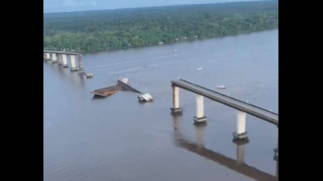 Puente colapsa sobre río al norte de Brasil
