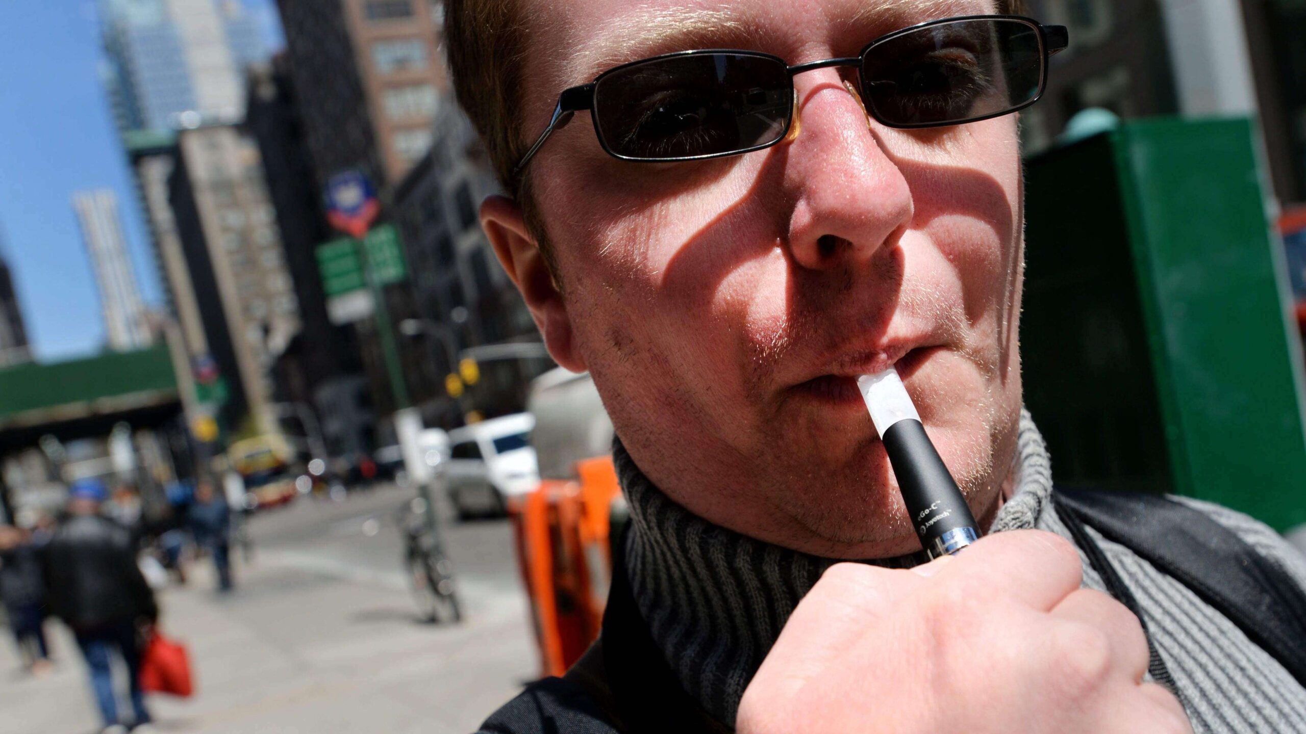 Posible vínculo entre cigarrillos electrónicos y convulsiones