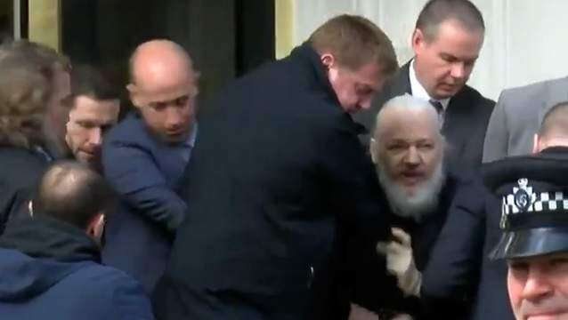 Movimientos de cuatro países acaban con el ‘intocable’ Assange