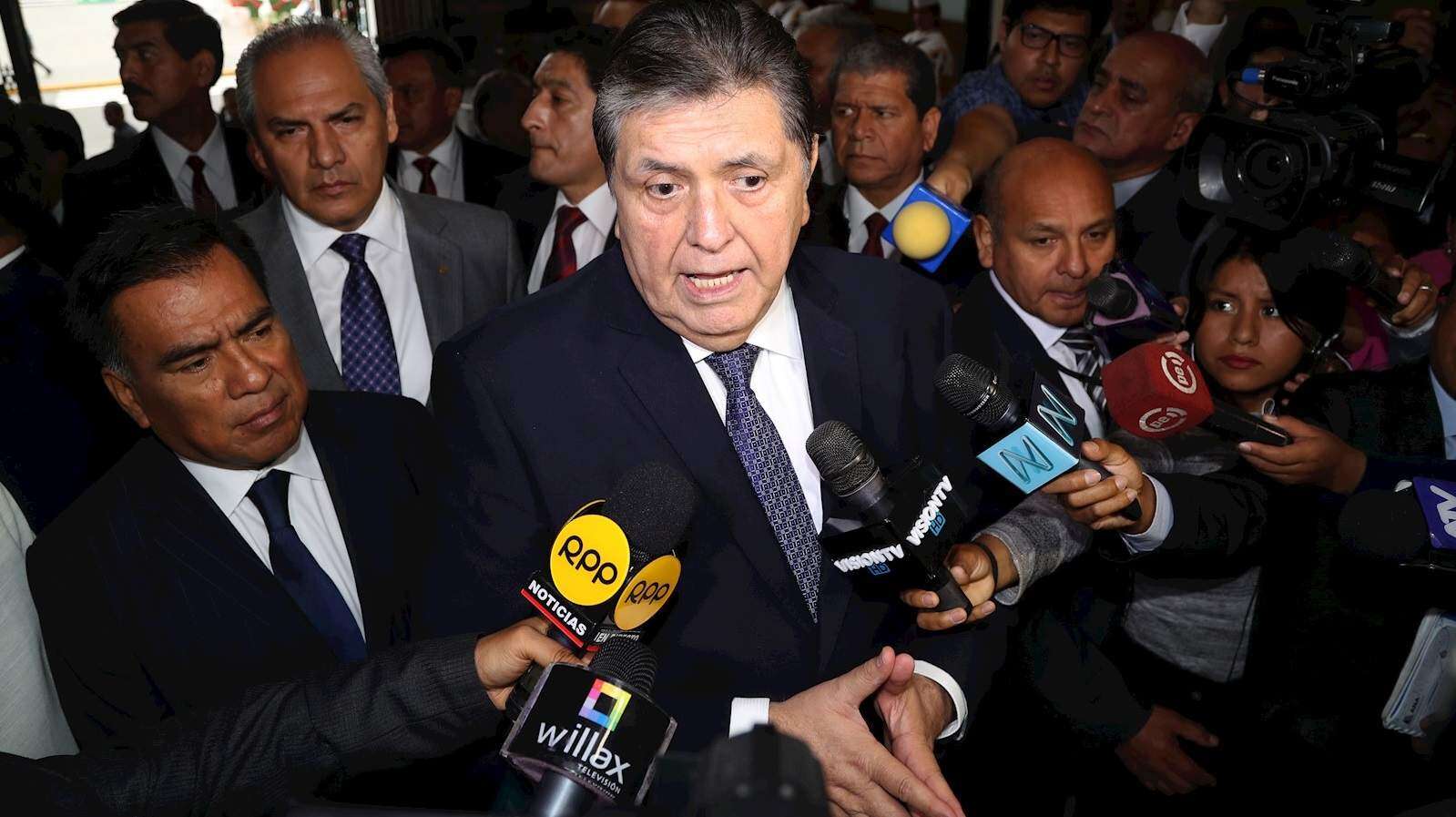 El caso que llevó al suicidio a un expresidente peruano incluye a otros tre