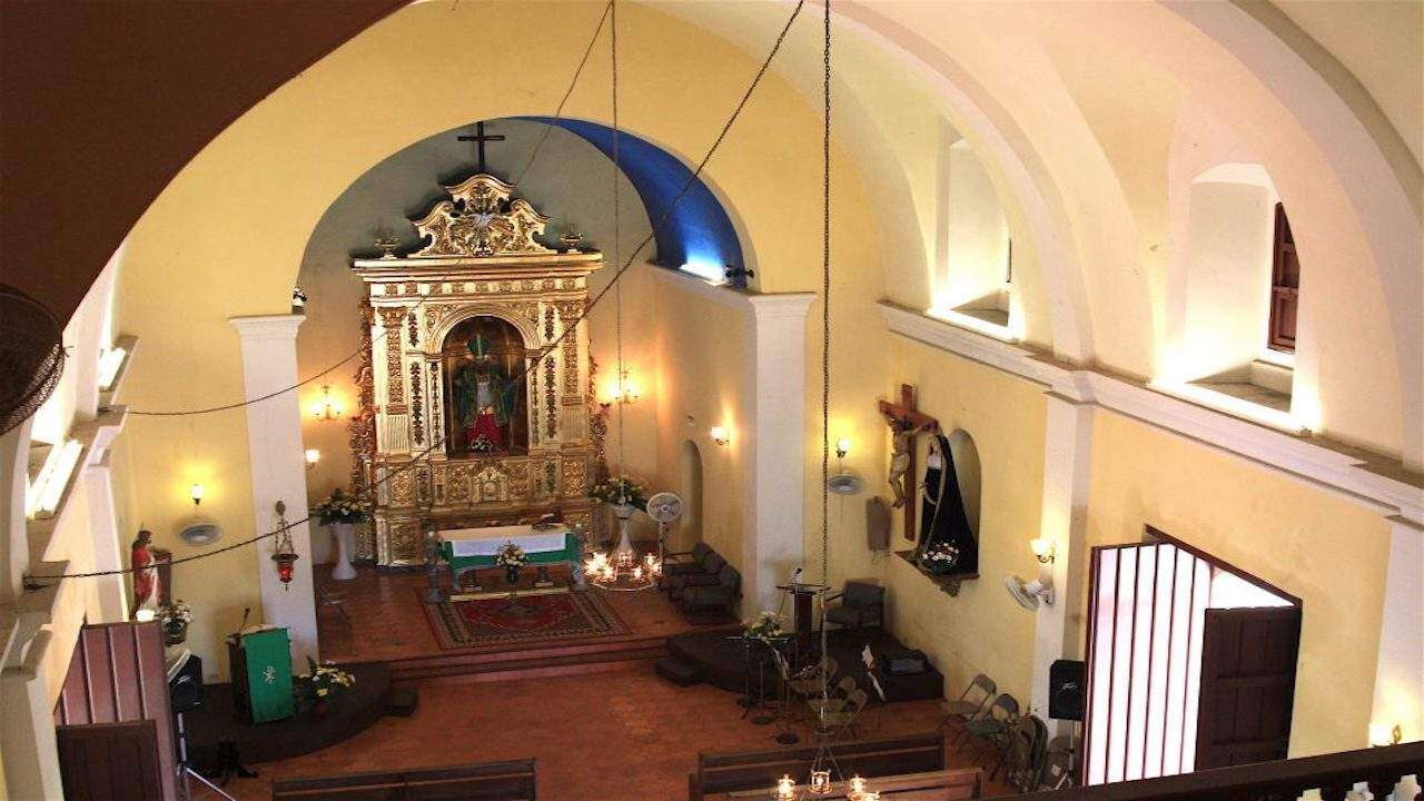 Iglesia loiceña custodia tesoros de más de 200 años de antigüedad