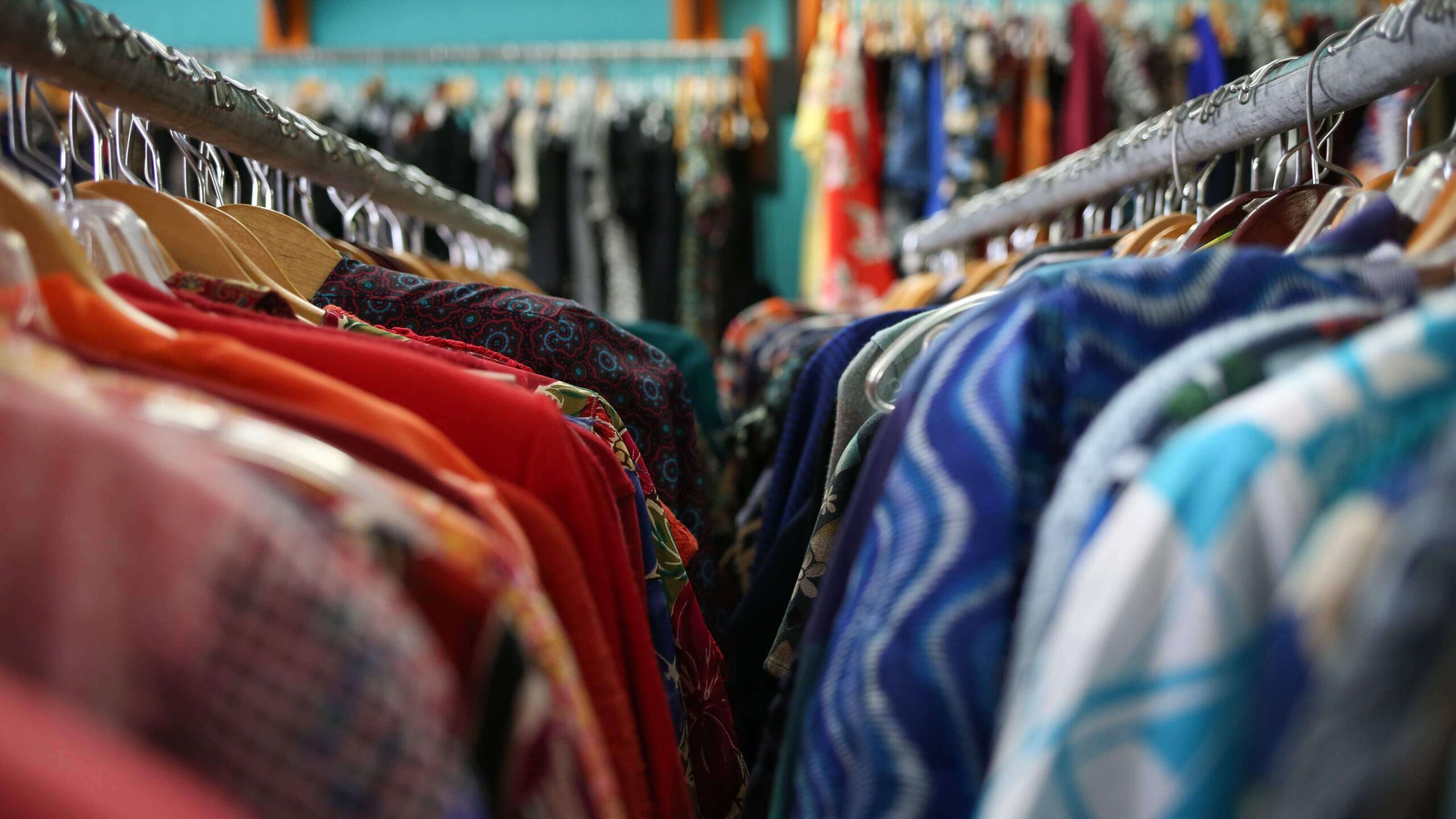La moda ‘thrift’ gana popularidad en jóvenes